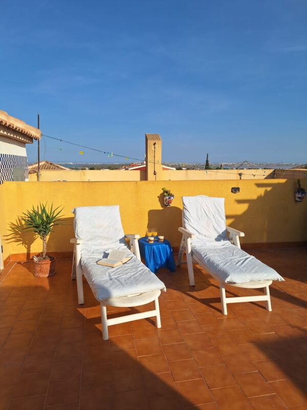 Family Apartment in La Herrada near the Pink Lake